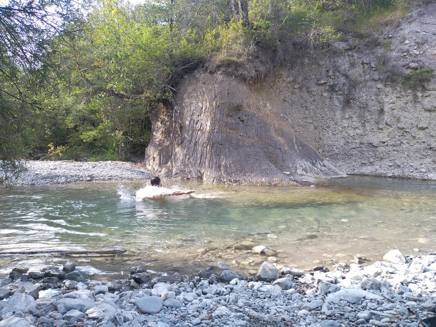 Grande salle collective au Moulin de Recours